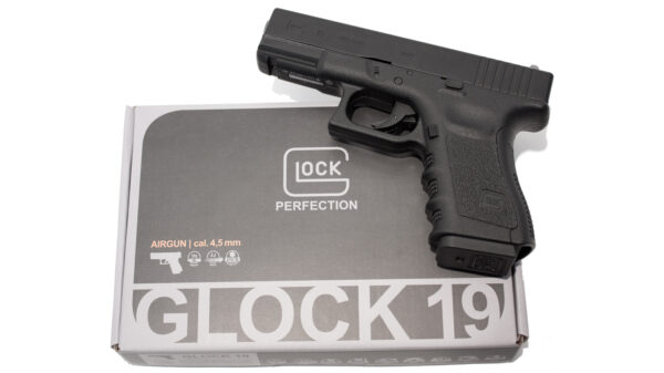 This over-the-counter CO2 replica of the GLOCK 19 is compact and handy, with the unmistakable look of the original pistol and plenty of power. In spite of its relatively small length of 186 mm, it fires 4.5-mm steel BBs with a muzzle energy of up to 3 joules and weighs a hefty 717 g. Like the original, it has a metal slide and a real trigger blade safety. Calibre: 4.5 mm (.177) BB Capacity: 16 rounds Velocity: 426 ft/s Length: 186 mm Weight: 717 g Shot Count: 100 shots** **number of shots can vary, depending on environment, temperature, quality of Co2, firing rate.