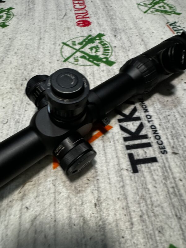 Hawke Sidewinder ED 10-50x60 SF TMX Reticle Second Hand Rifle Scope - Image 4